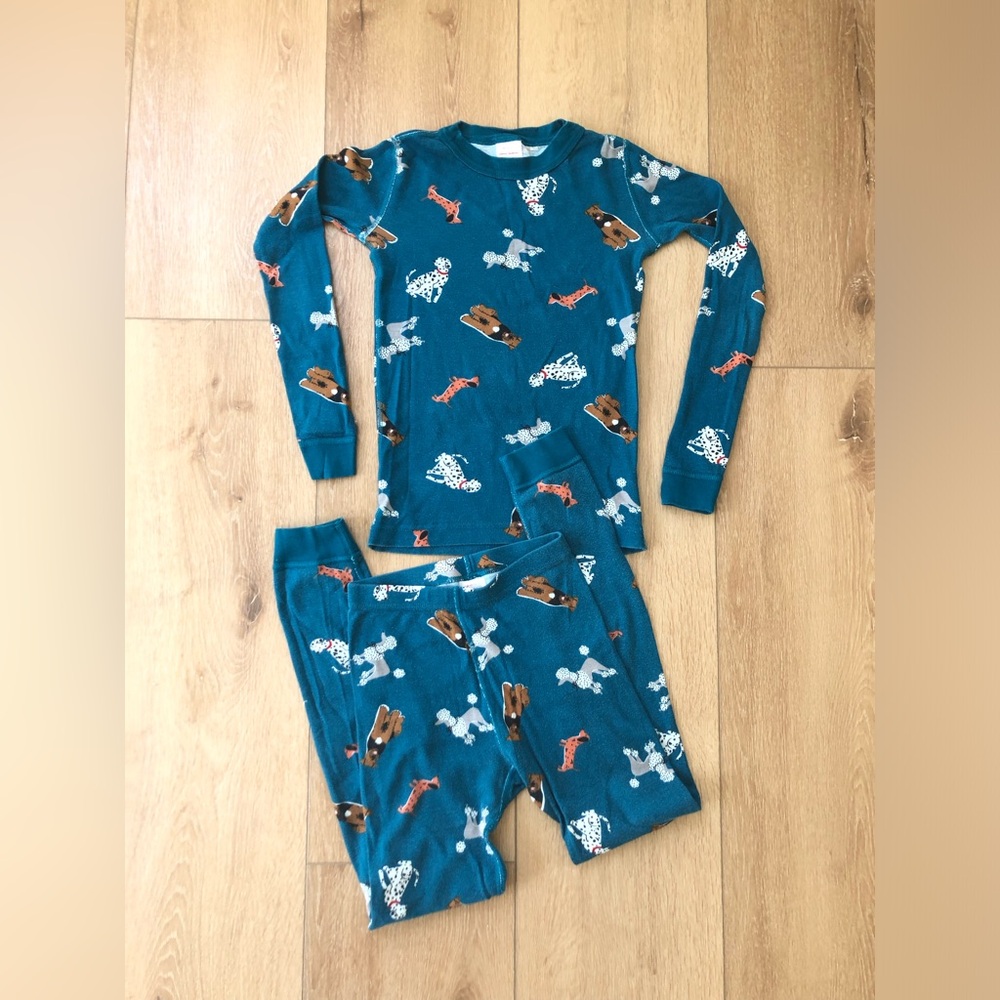 Hanna Andersson Blue Pajama set with dogs 140